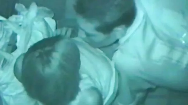 פורנו בחינם ללא רישום  איטליה משחקת באצבעות של סרטי סקס חינם דילדו בליהוק.
