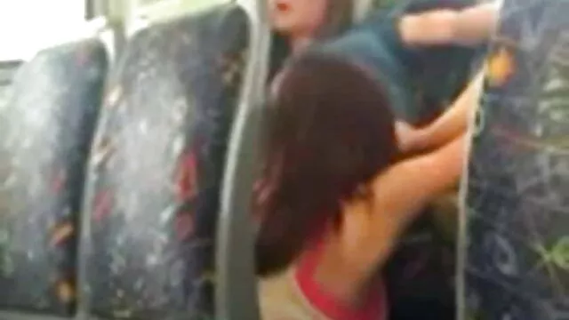 פורנו בחינם ללא רישום  לוסי ויילד מזדיינת. סרטי סקס חינם בתולות