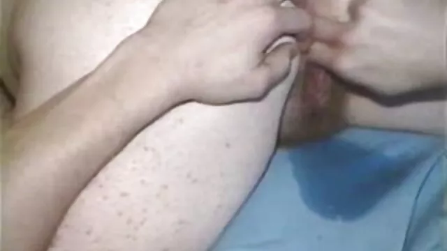 פורנו בחינם ללא רישום  כלבה רוסיה תידפק על ידי גבר שחור אתר סקסלי על גבי שולחן עיסוי.