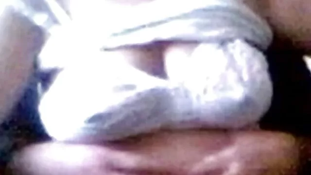 פורנו בחינם ללא רישום  דילדו לעור סרטי פורנו לצפייה ישירה כהה.