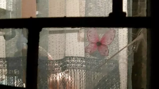 פורנו בחינם ללא רישום  לקירח יש בלונדינית בוגרת על הספה. סרטי סקס חינם אמא ובן