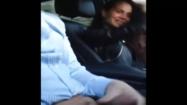 פורנו בחינם ללא רישום  גברת סקס גייז חינם שעורכת ניסויים בצעצועי מין.