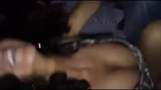 פורנו בחינם ללא רישום  דוגמנית סרט ארוטי חינם מצלמת אינטרנט מוצצת.