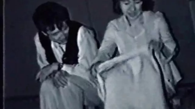פורנו בחינם ללא רישום  סקס קבוצתי עם דוגמנית מאוננת תלמידים.