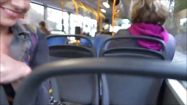 פורנו בחינם ללא רישום  בחורה מוצצת, מקבלת לגמור בפנים. סרטי סקס חינם מבוגרות