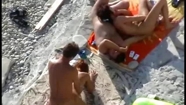 פורנו בחינם ללא רישום  מוצץ צפיה ישירה סרטי סקס בסטודיו.