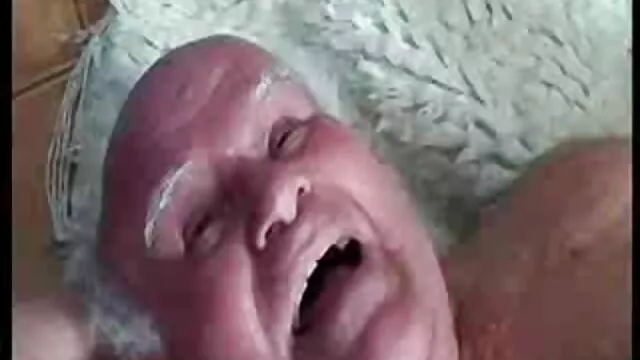 פורנו בחינם ללא רישום  אישה מוצצת זין למאהב. סקס חינם מבוגרות