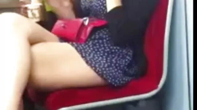פורנו בחינם ללא רישום  סרטן סקס חינם אדיר בנות על הדשא.
